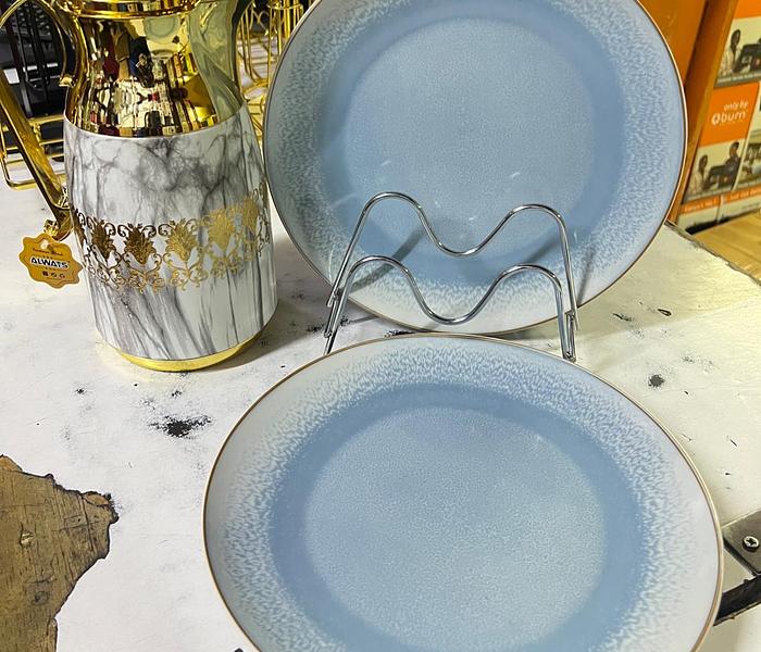 6 pcs ceramic diner plates blue 10.5 inch and 1 ltr flask black image