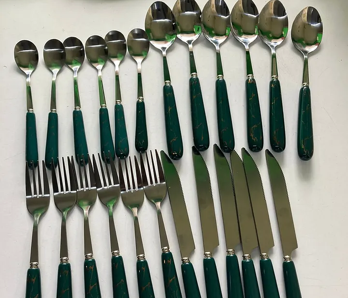 24 PCS HIGH QUALITY POLISHED CULTERY GOLD SET image