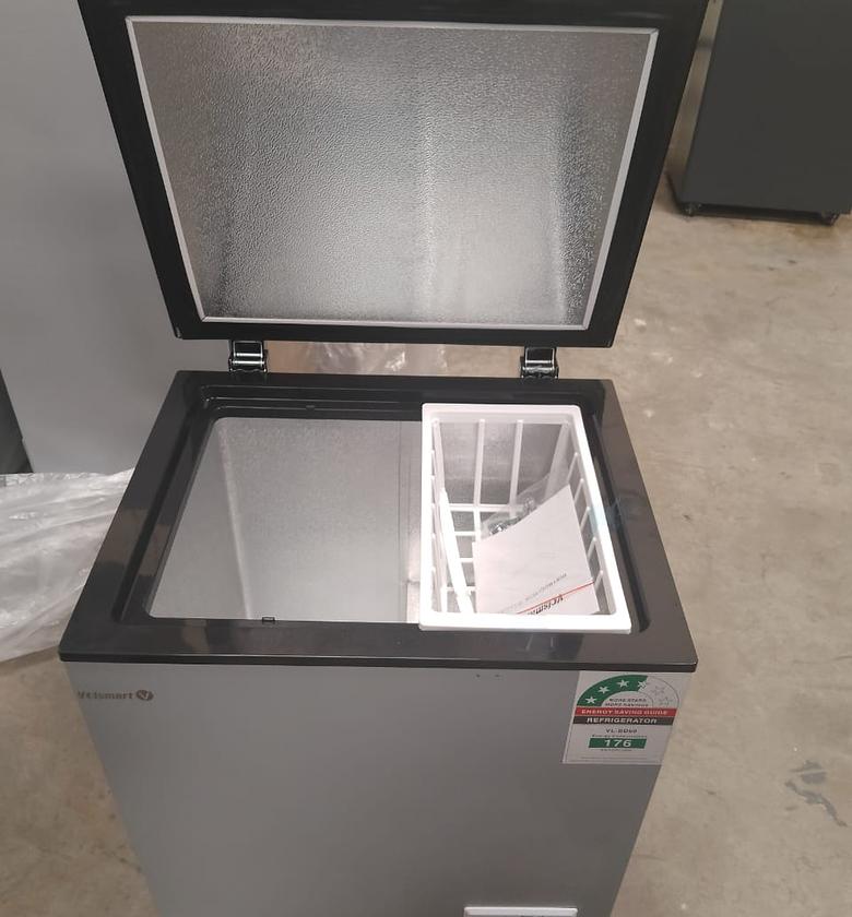 DEEP FREEZER. Volsmart 60 liters deep freezer image
