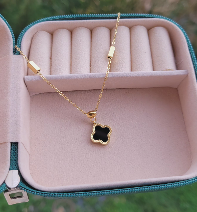 Black vancleef  image