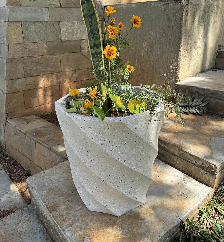 Zuri pot planter image