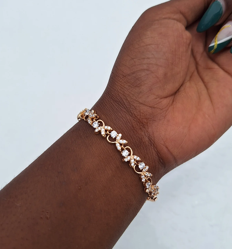 hypollargenic non tarnish and anti fading gold coated braclet image