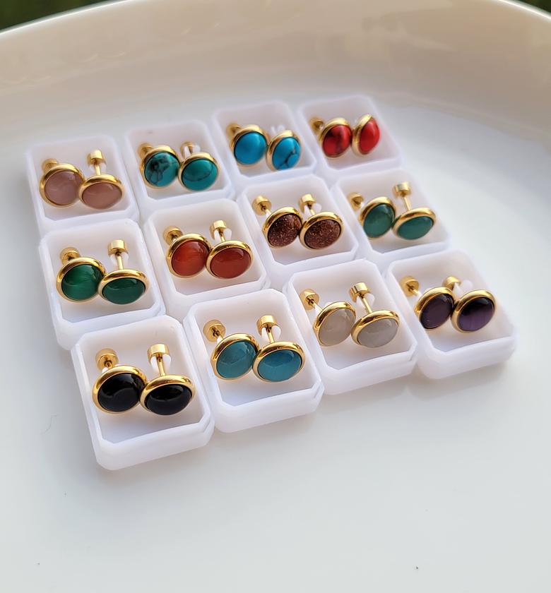 Becky screw stud image