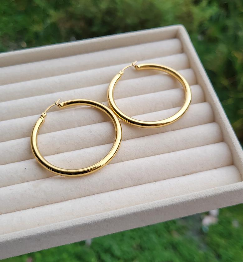 Large hoop image