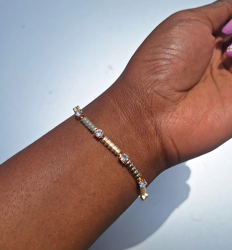 hypollargenic non tarnish and anti fading gold coated bracelet image