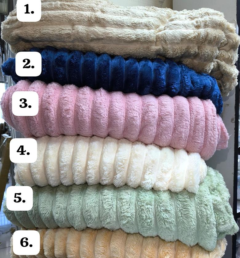 ✅Heavy and warm velvet fleece blanket  Super fluffy and soft  image
