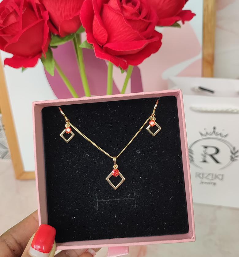 Nuru Set Necklace+ Tiny Hoops image