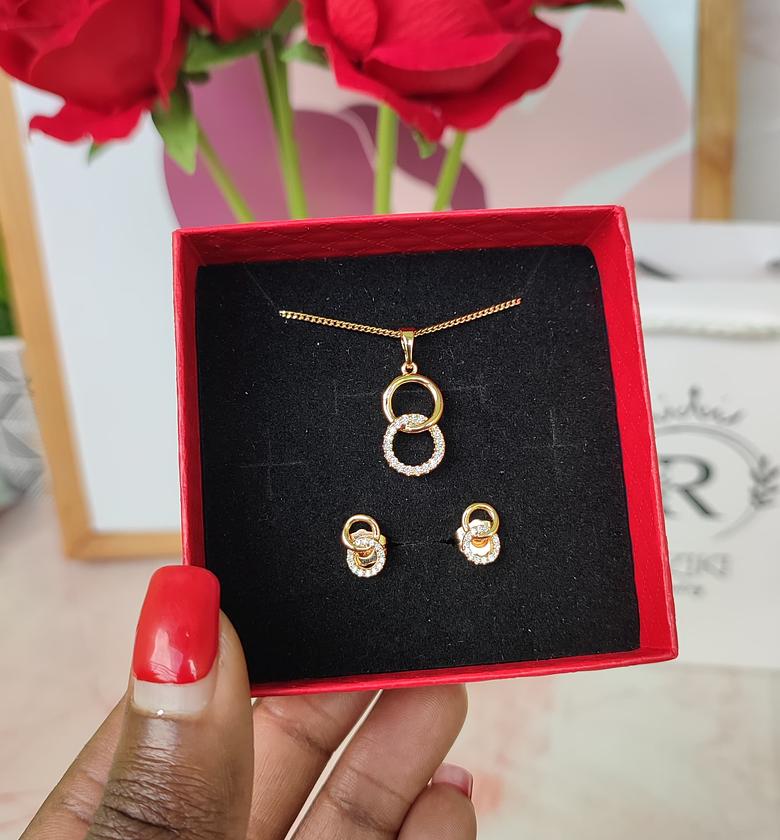 Pambo Set Necklace+ Studs image