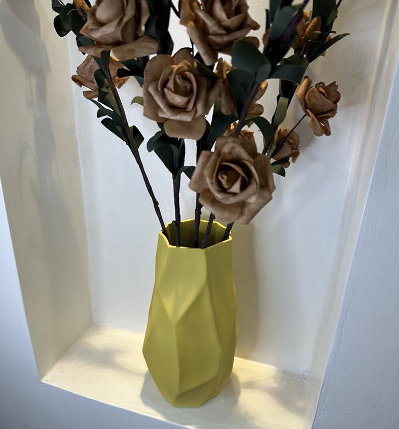 Irregular shape flower vase (matte finish) image