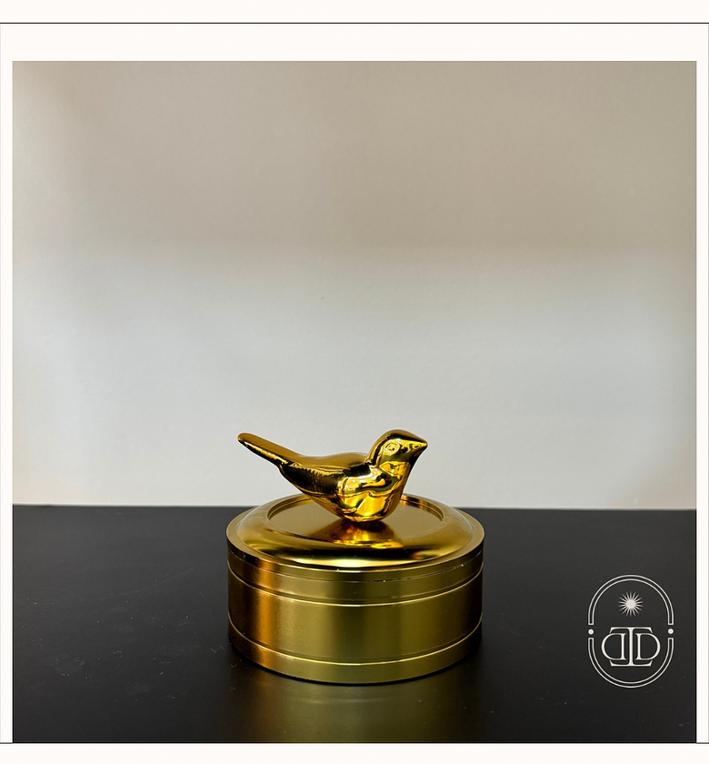 Gold bird jewellery box image