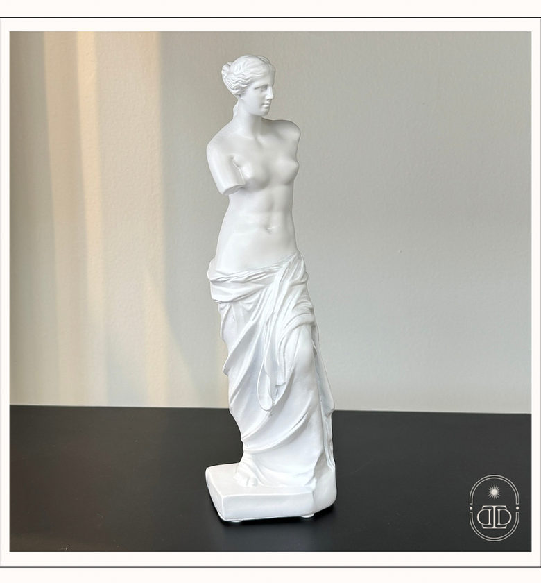 Venus de milo sculpture  image