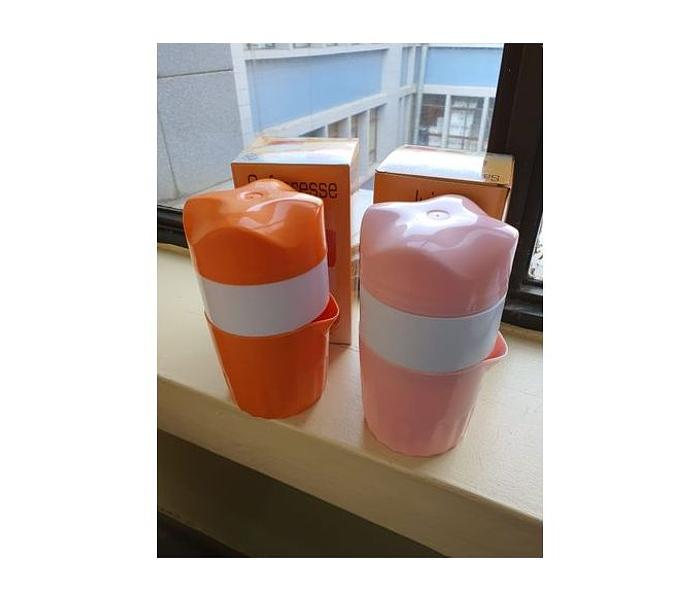 Soft Press Manual Plastic Juice Press Juicer Cup image