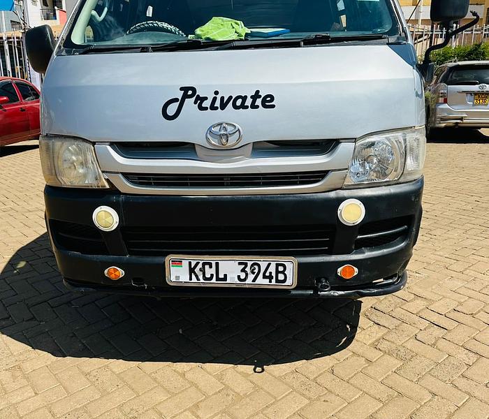 Toyota Van 7L, Automatic, Rating 2000cc, Petrol Privately image