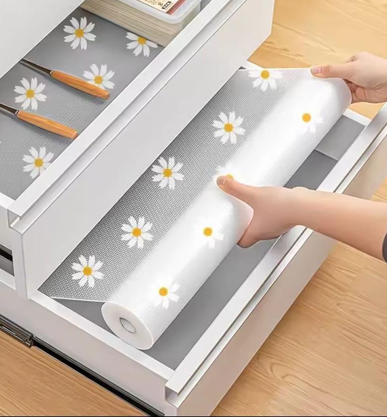 Daisy pattern drawer liner image