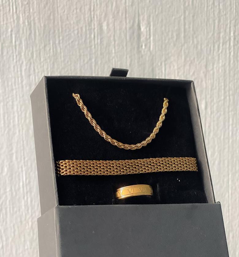 EDITOR'S SEAN SET image