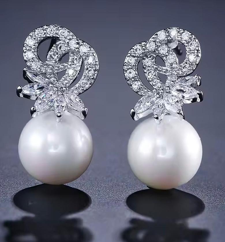 Graceful Spiral Bloom Pearl Earrings image