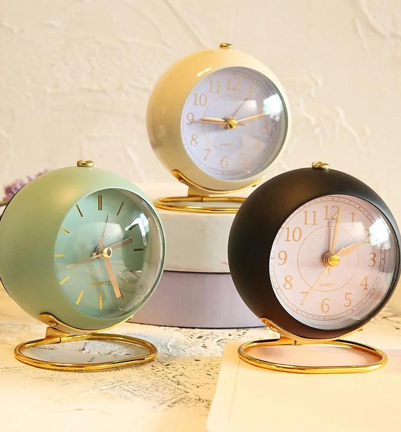 Silent Non Ticking Retro Vintage Alarm Clock image