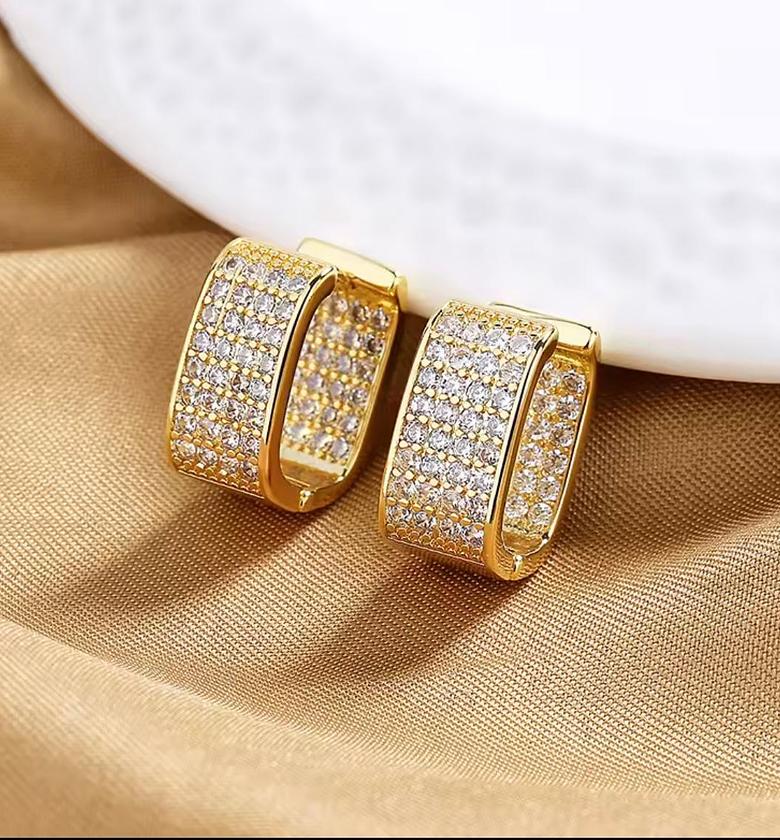 Sleek Silver Orb Huggies image