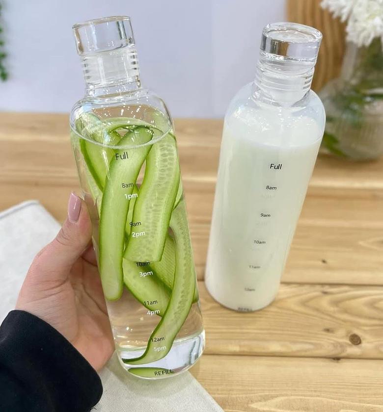 Beverages Glass Bottle with air-tight lid Material- Borosilicate Glass image