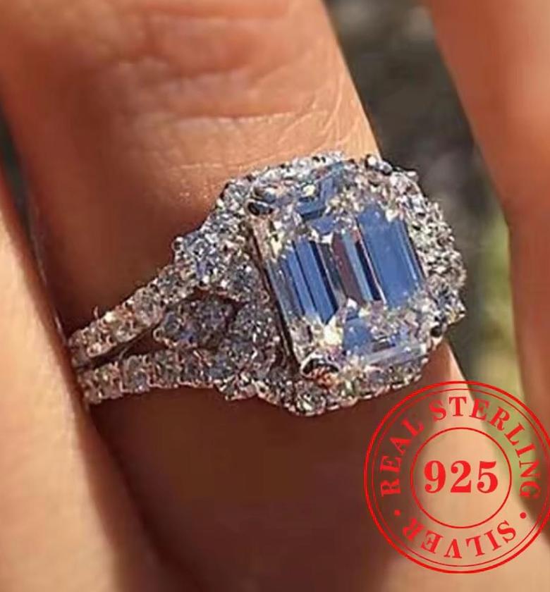 The Emerald Halo Glamour Set image