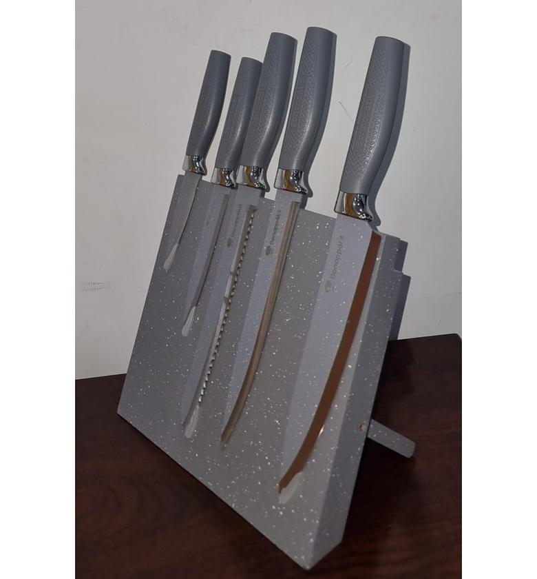 5-Piece Quality Knife Set with Magnetic Stand image