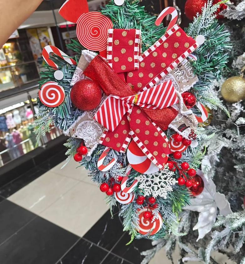 Elegant Candy Cane Christmas Swag Wreath (30 x 50 cm) image