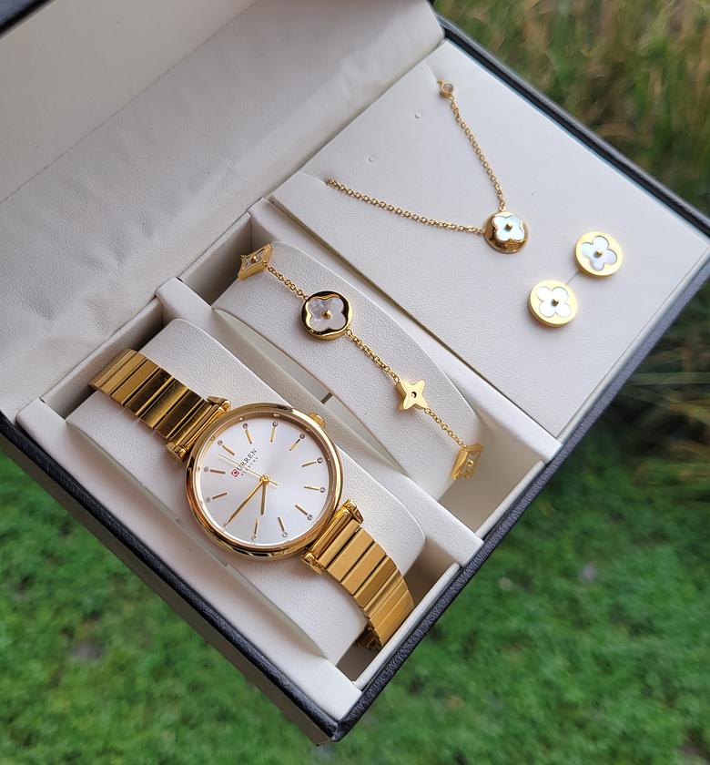 Gold watch set image