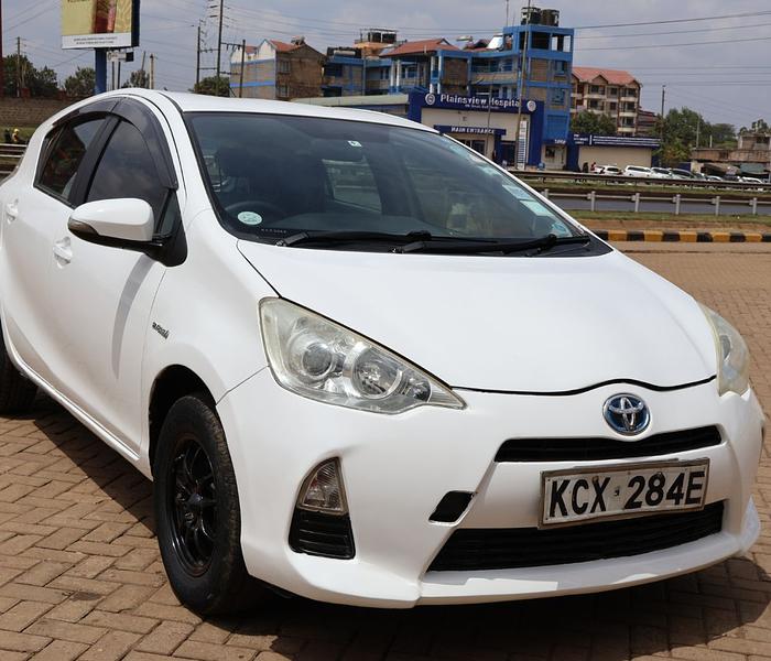 Toyota Aqua Hybrid KCX, YOM 2012 Model, Automatic, Rating 1500cc image