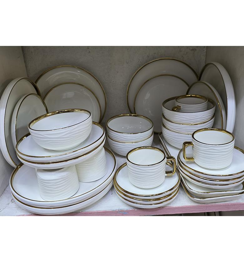 New 32pc Elegant European Porcelain Dinner set image