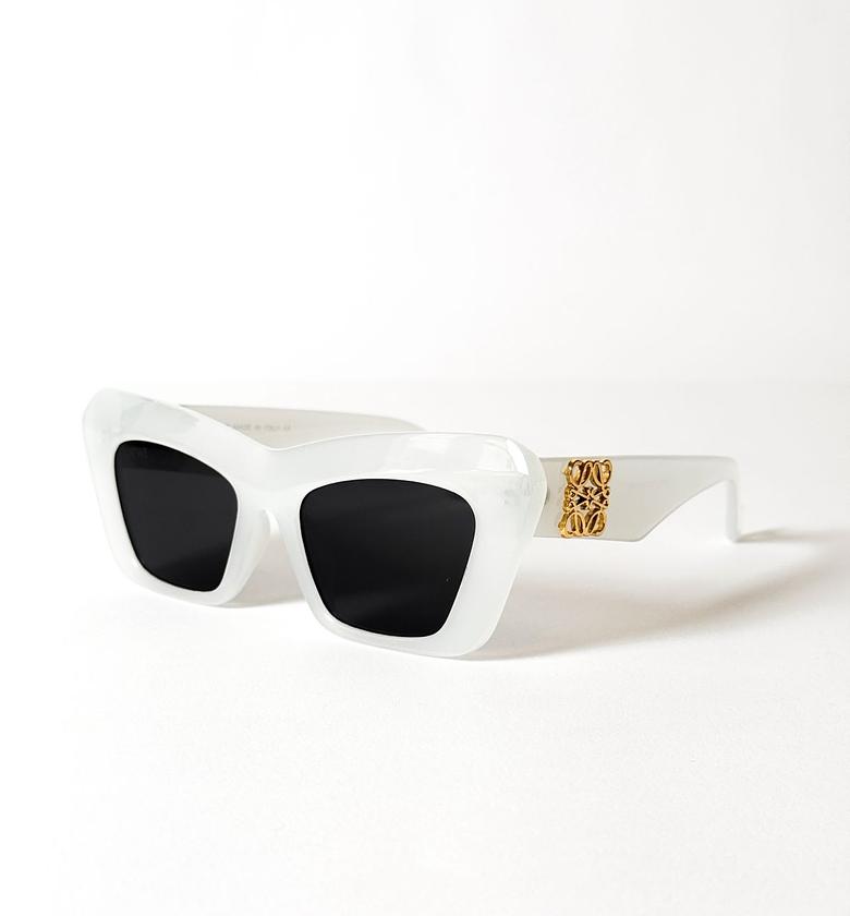 LW Cat Eye Grey Cream image