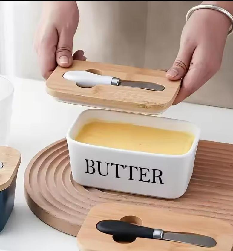 Butter Dish and Storage Box With a Butter Knife image