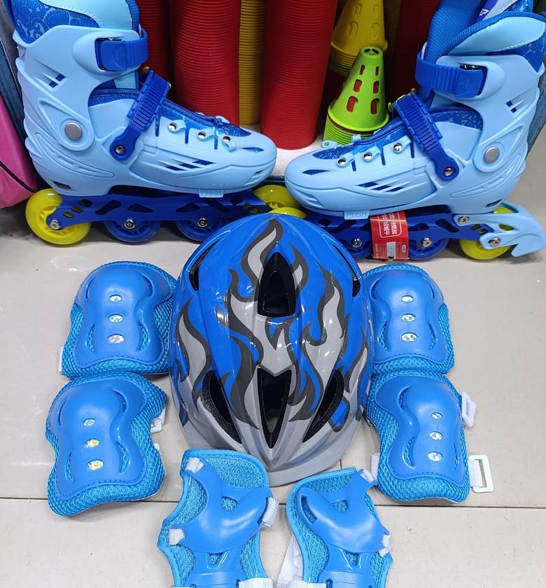 Full set hard boot  skates with rubber wheels All wheels glowing size 28 to 39 image