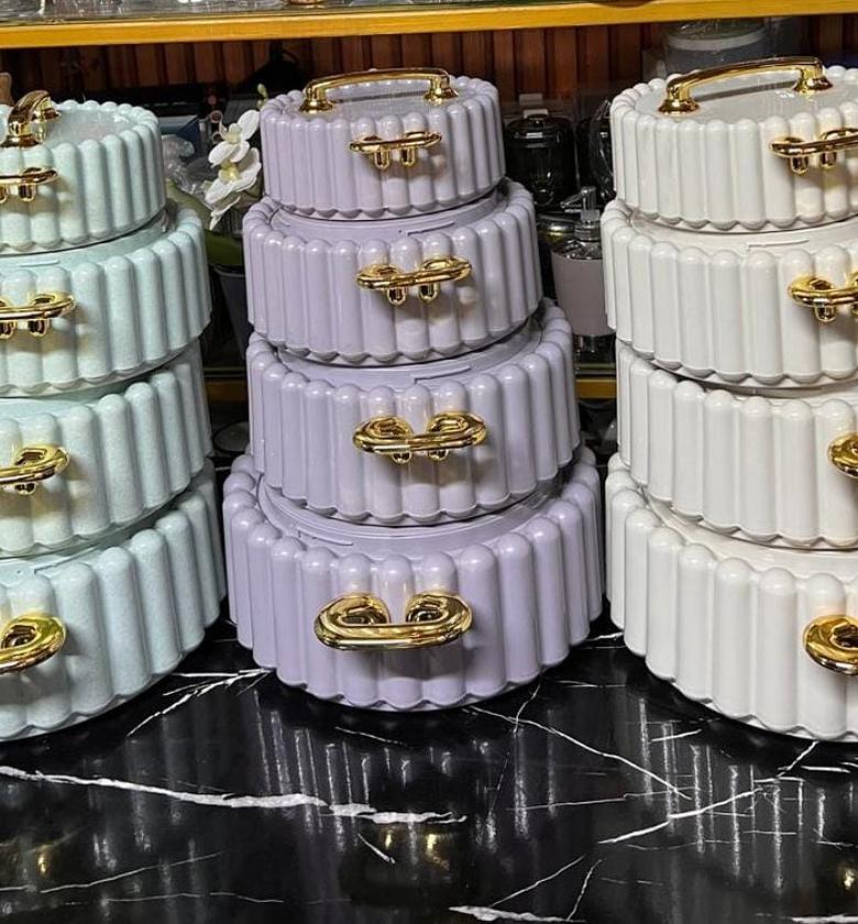 Florence Hot Pots or Classic Hot Pots.  image