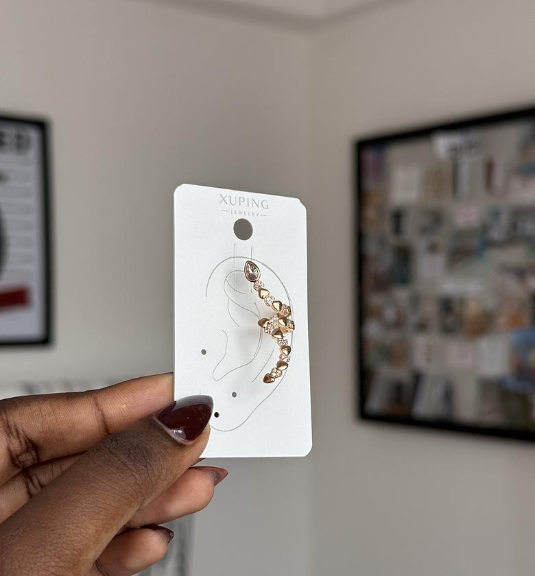 Sparkling Amour Vine Ear cuff image