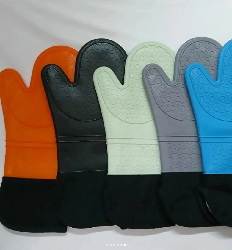A pair of silicone oven gloves image