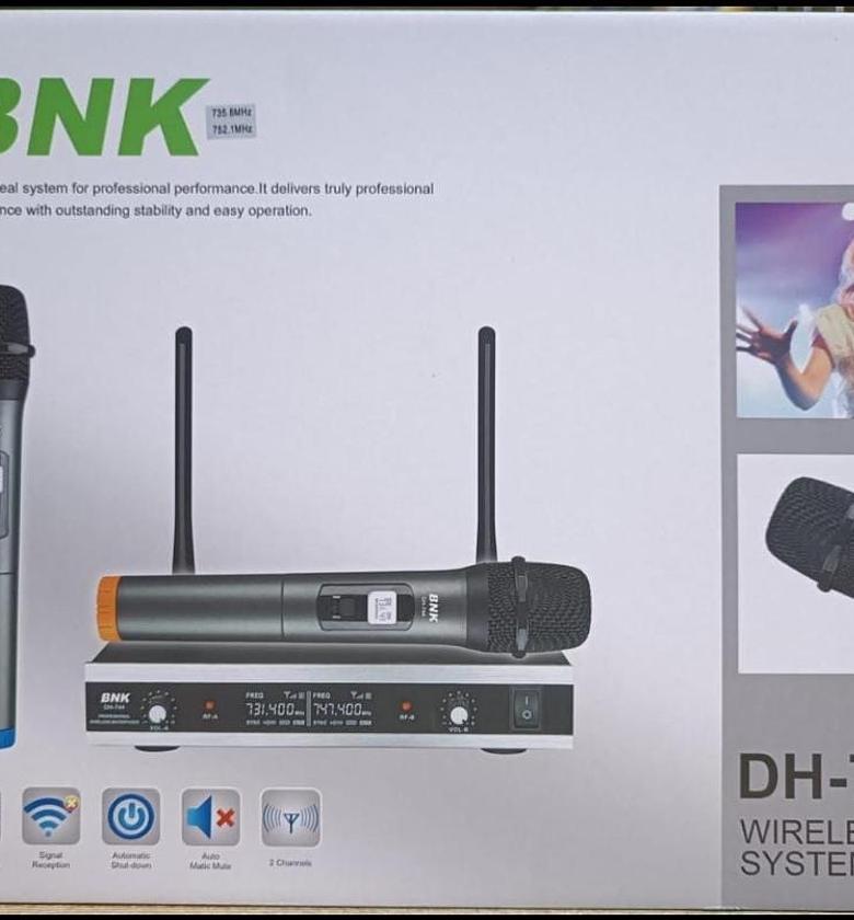 Microphone. BNK DH-744 Wireless Microphone System. image