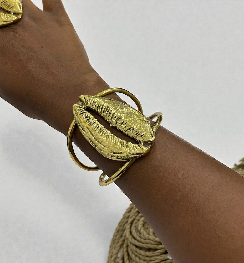Cowrie Shell Cuff Braceletes image