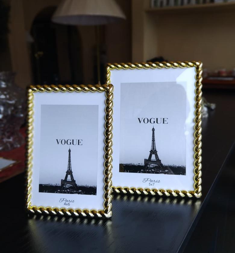 Gold Threaded metallic Photo frames image