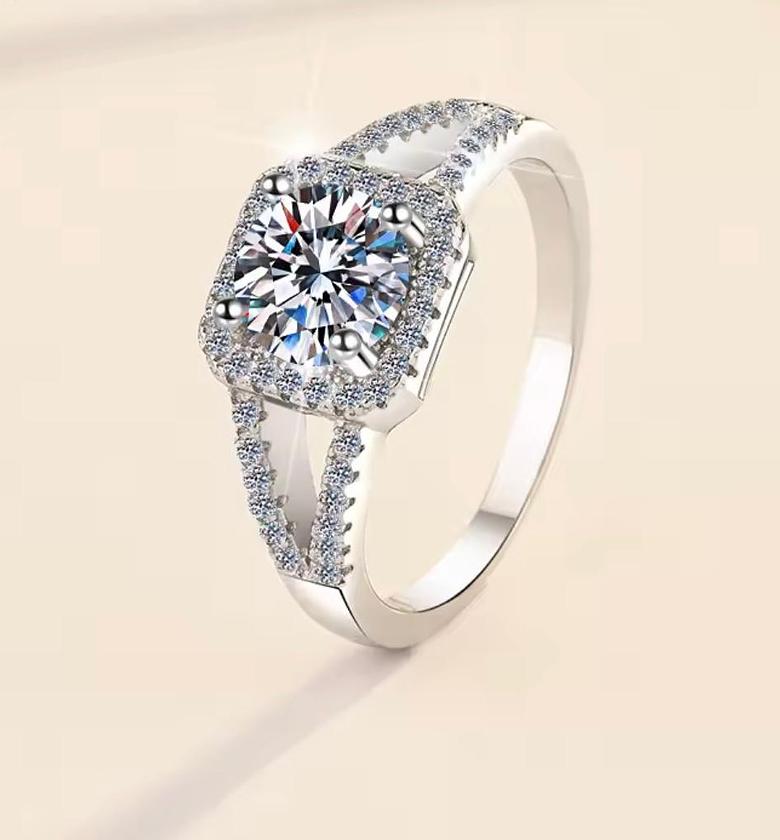 The Lumina Oval Halo Statement Ring image