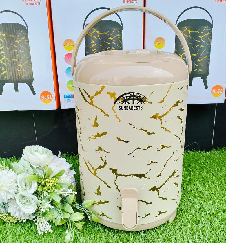 Elegant 9.5-Litre Tea Urn image