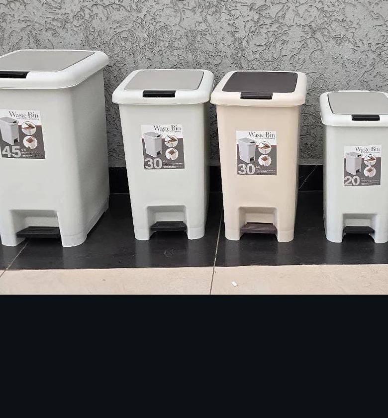 Pedal Dustbin with dual opening by foot press or hand press image