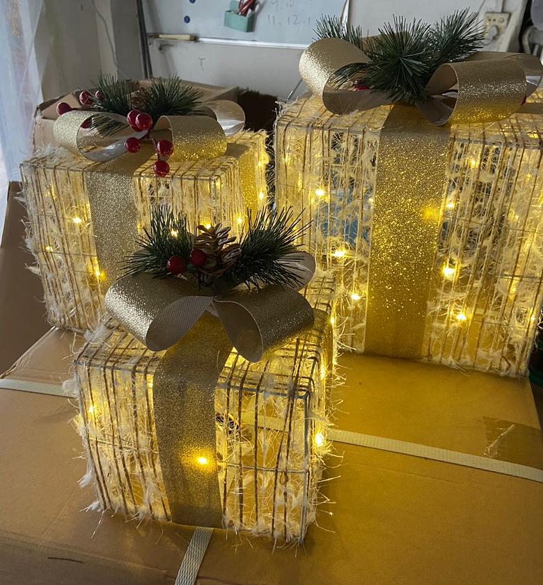Gilded Ice Lit Wire Gift Boxes image
