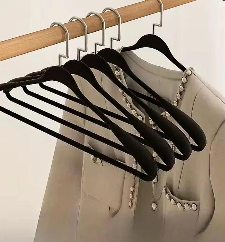 New Arc-Shaped Thickened Clothes Hanger image