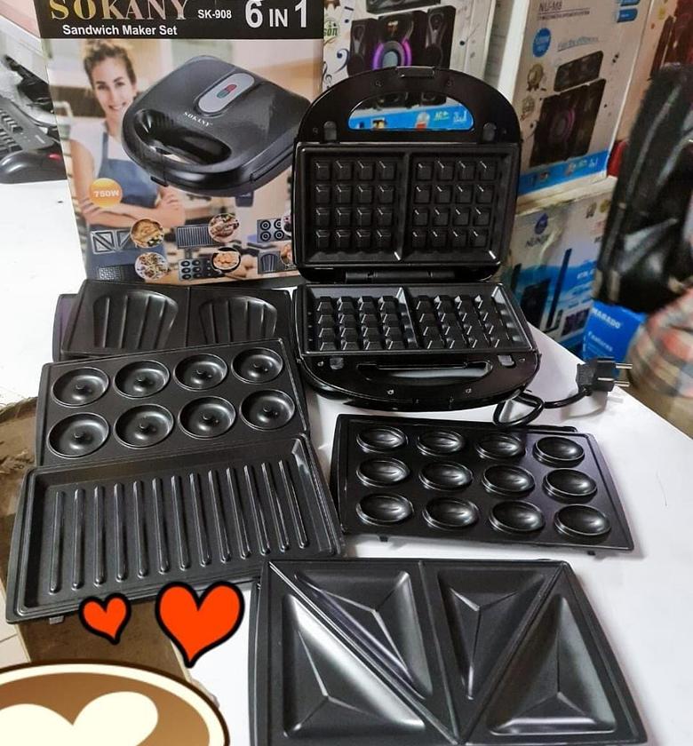 6in 1 sandwich maker image